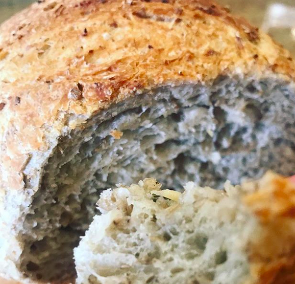 Circular economy in Brussels the first bread made with brewer's spent