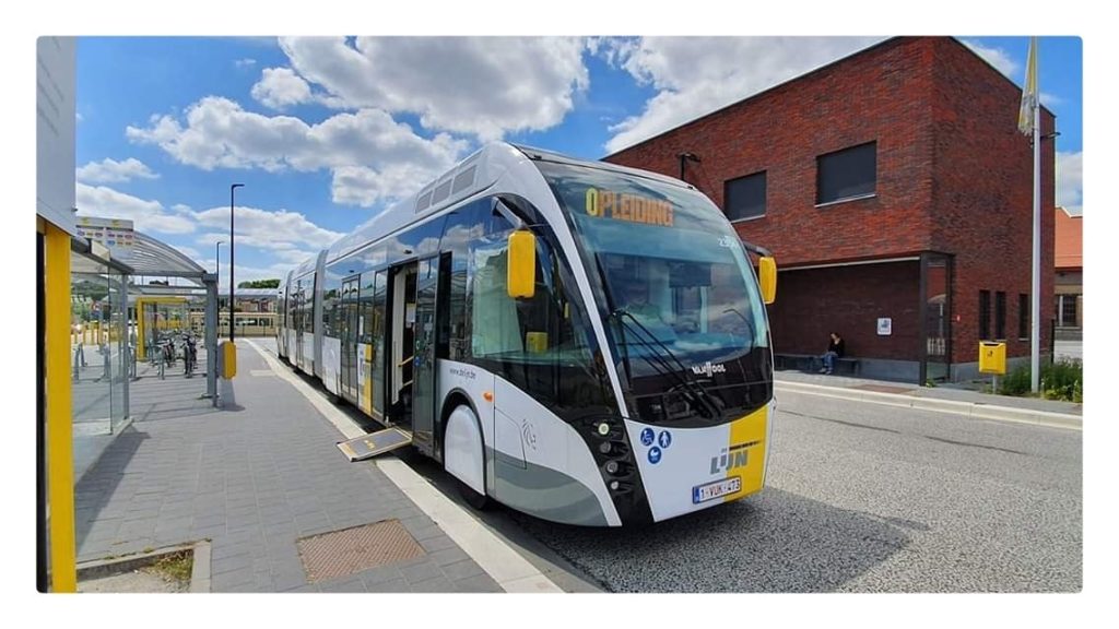 Waardig Betekenisvol dubbel De Lijn launches the first trambus in Belgium - Brussels Express